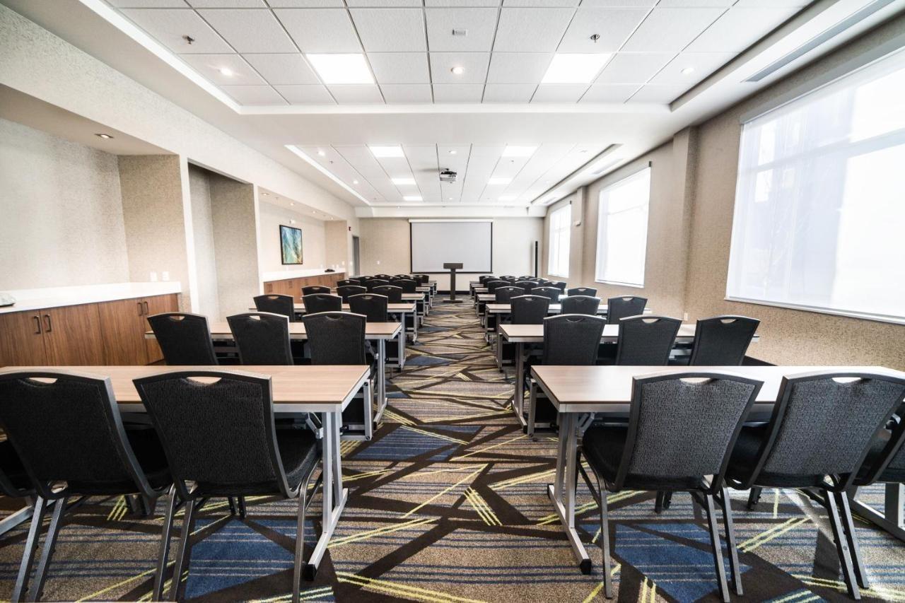 Holiday Inn Express & Suites - West Edmonton-Mall Area By Ihg Экстерьер фото