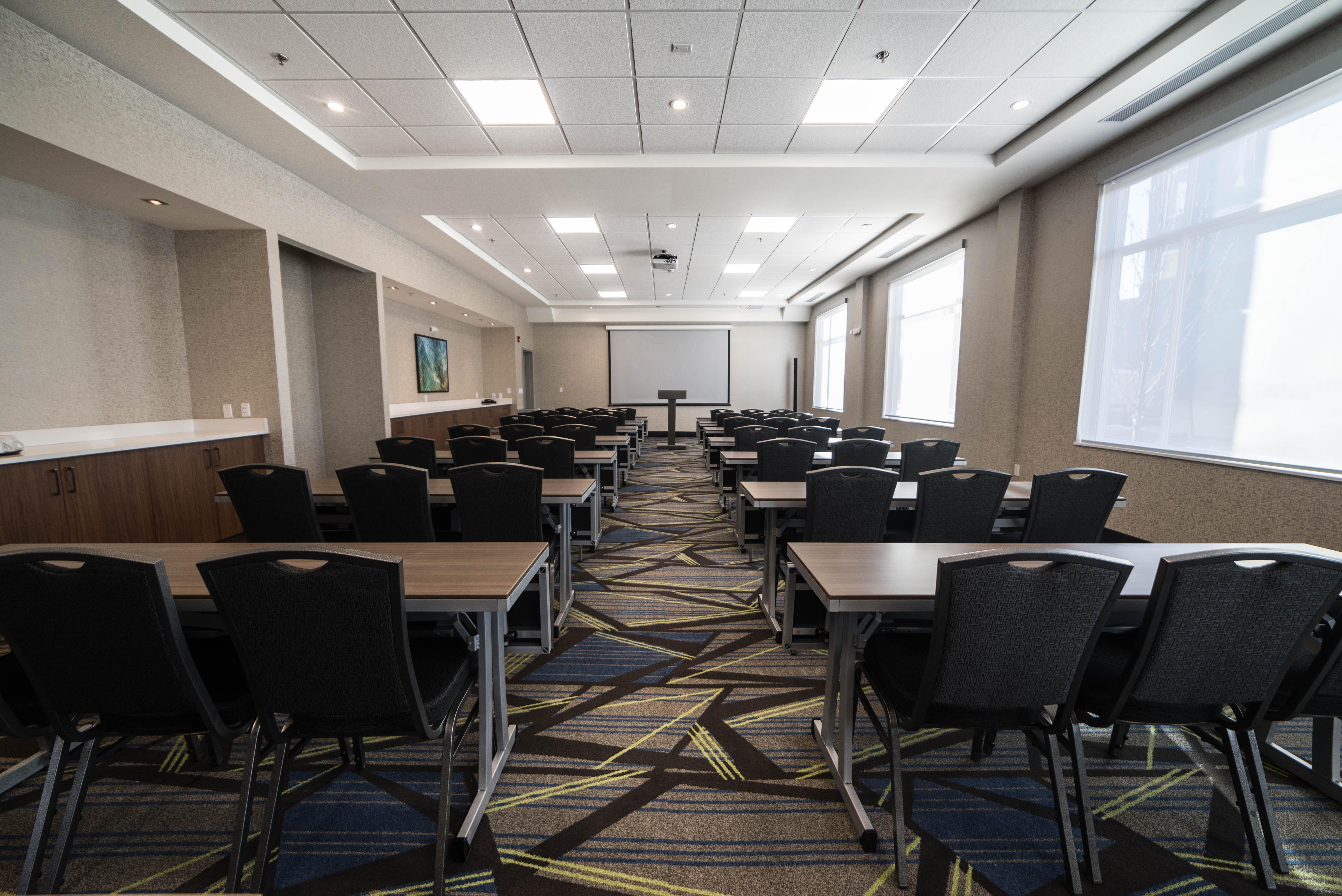 Holiday Inn Express & Suites - West Edmonton-Mall Area By Ihg Экстерьер фото
