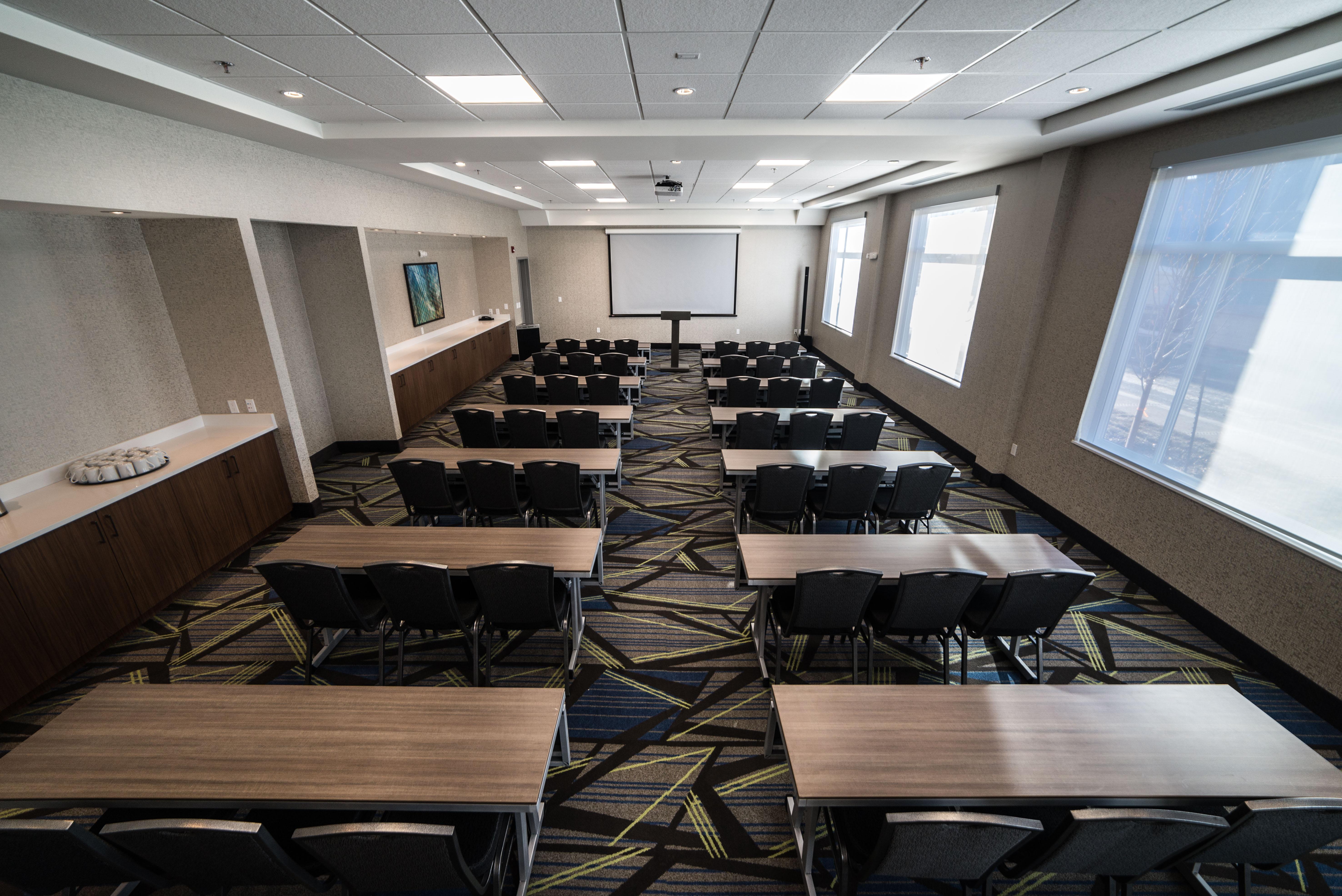 Holiday Inn Express & Suites - West Edmonton-Mall Area By Ihg Экстерьер фото