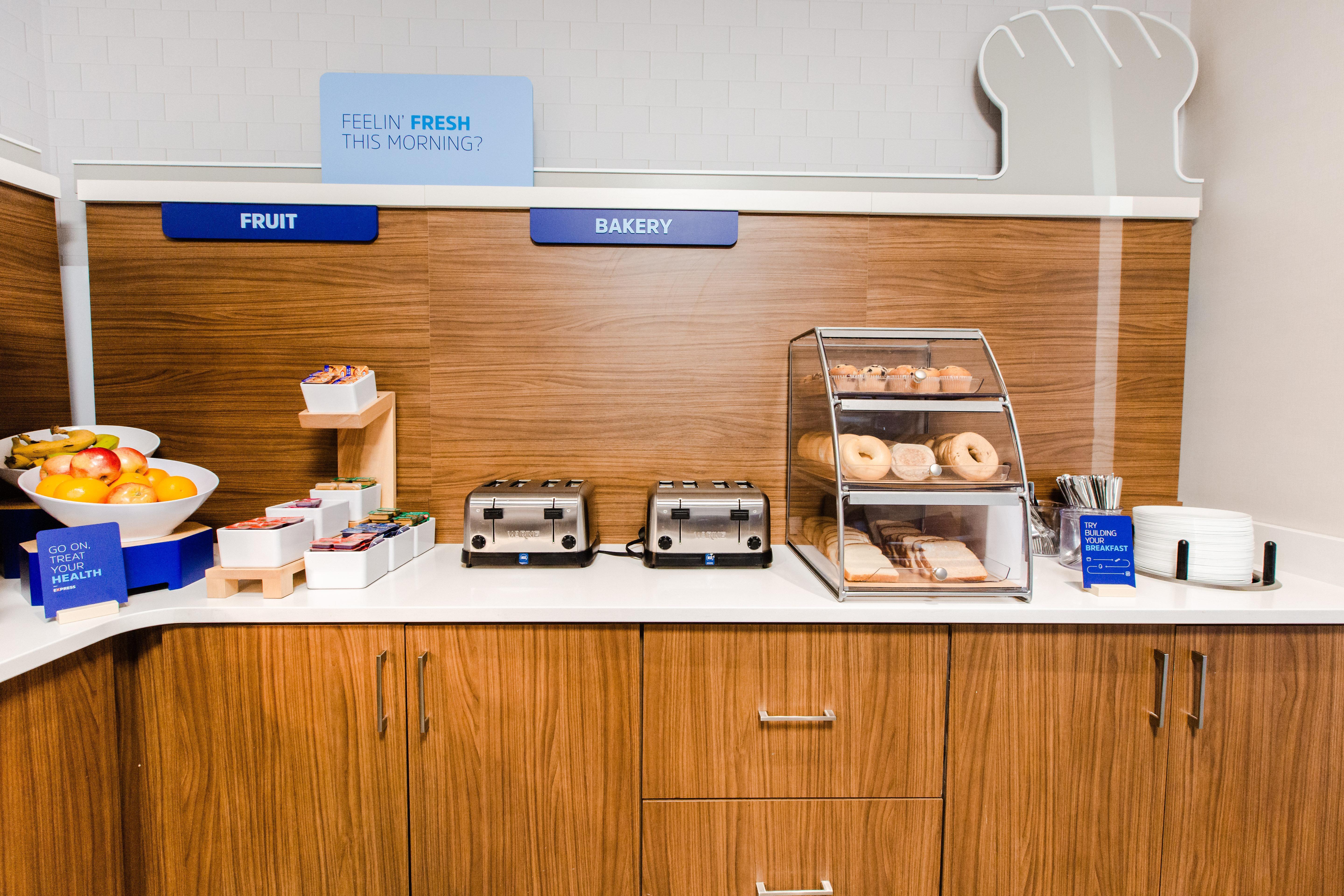 Holiday Inn Express & Suites - West Edmonton-Mall Area By Ihg Экстерьер фото
